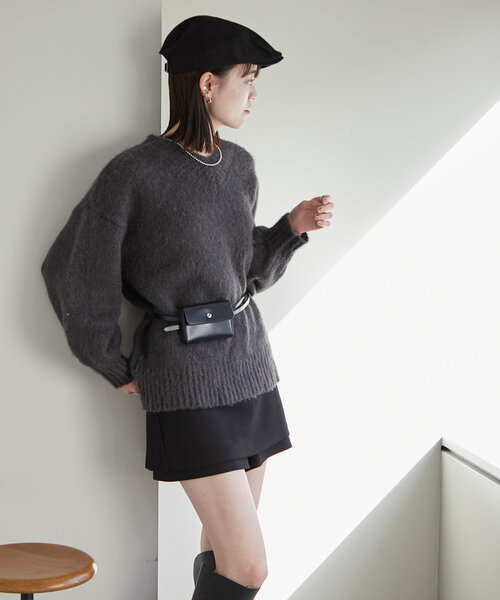 mystic(ミスティック)の「モヘアライクベルトポーチ付きニット(ニット/セーター・レディース・チャコールグレー/アイボリー/イエロー・FREE)」の12枚目の写真