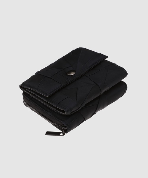 ANREALAGE（アンリアレイジ）の「PATCHWORK ROUND ZIP PURSE（財布・メンズ・ブラック・ONE SIZE）」の3枚目の写真