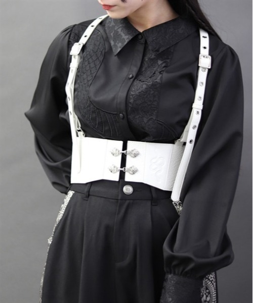 axes femme POETIQUE（アクシーズファムポエティック）の「蛇モチーフ