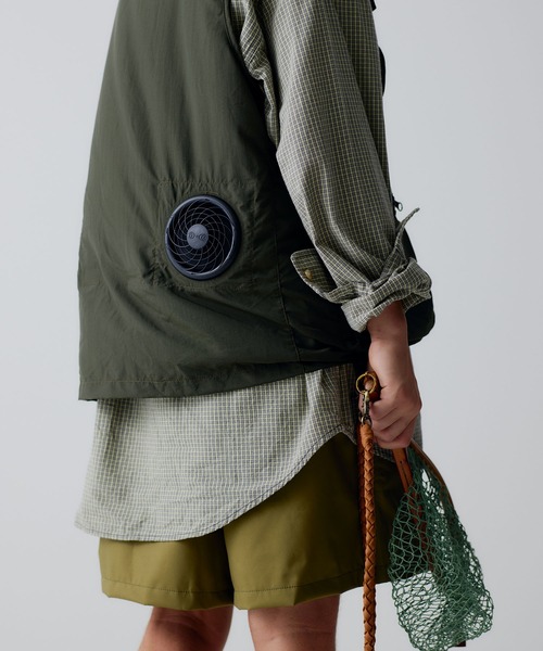 KiU（キウ）の「【KiU×空調服(R)】キウ 軽量エアコンディションドマルチファンクションベスト（アウトドアグッズ・メンズ・ブラック/ベージュ/カーキ・LARGE/MEDIUM）」の4枚目の写真