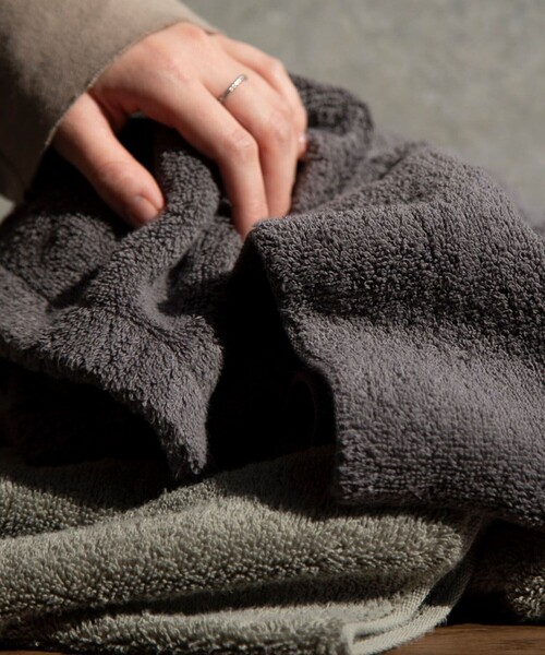 FREAK'S STORE（フリークスストア）の「Sodateru Towel/ソダテルタオル FEEL 育てるタオル バスタオル（ハンカチ/ハンドタオル・レディース・オリーブ/チャコールグレー/ライトグレー・ONE SIZE）」の8枚目の写真