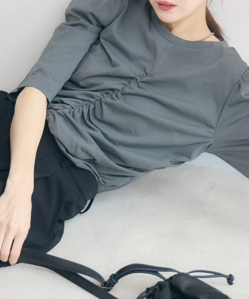RU.TI.LE(ルチル)の「【RU.TI.LE】カーブギャザースリーブプルオーバー(Tシャツ/カットソー・レディース・グレー/ブルー/ブラック/ホワイト・MEDIUM)」の12枚目の写真