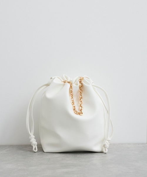 VIS（ビス）の「チェーンハンドル2WAY巾着バッグ（ハンドバッグ・レディース・ブラック/オフホワイト/イエロー系その他2・FREE）」の2枚目の写真