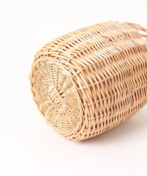 and it_（アンドイット）の「バケツ型柳バッグ（かごバッグ・レディース・アイボリー・FREE）」の3枚目の写真