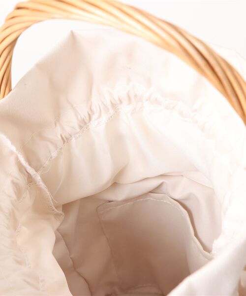 and it_（アンドイット）の「バケツ型柳バッグ（かごバッグ・レディース・アイボリー・FREE）」の4枚目の写真