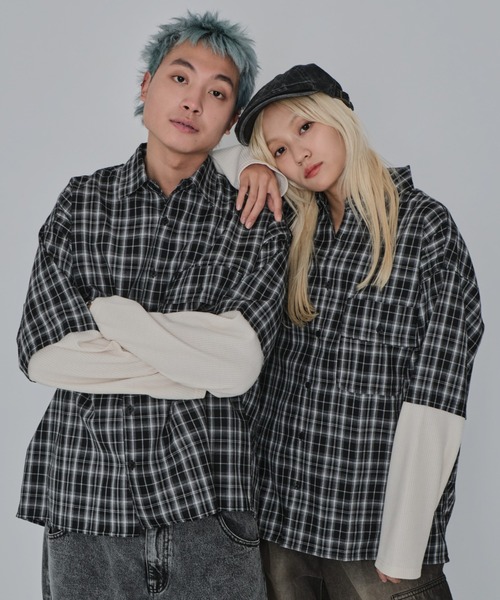 WEGO(ウィゴー)の「WEGO/チェックレイヤードロングスリーブシャツ(シャツ/ブラウス・メンズ・ブラック系その他2/レッド系その他2・MEDIUM/LARGE)」の2枚目の写真