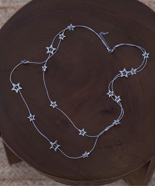 VACANCY(ヴァカンシー)の「シャイニースター2連ロングネックレス(ネックレス・レディース・シルバー・FREE)」の1枚目の写真