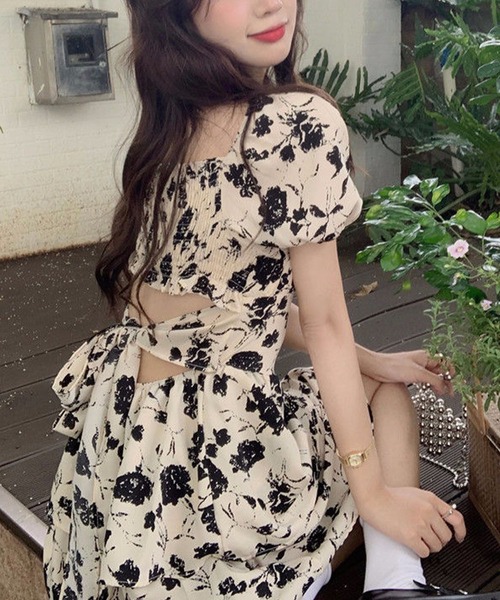 meJane（ミージェーン）の「ボタニカル柄バックオープンリボン ミニワンピース（ワンピース・レディース・クリーム・M/L）」の10枚目の写真