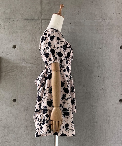 meJane（ミージェーン）の「ボタニカル柄バックオープンリボン ミニワンピース（ワンピース・レディース・クリーム・M/L）」の12枚目の写真