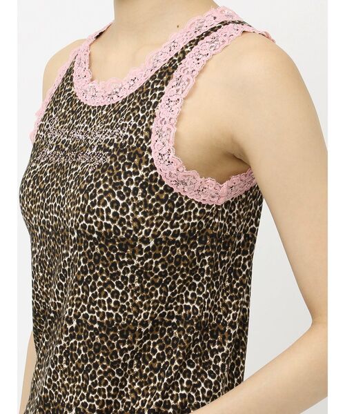 jouetie(ジュエティ)の「レースラインストーンログタンクブラトップ(タンクトップ・レディース・その他2/レッド/ブラウン/ブラック/オフホワイト・MEDIUM)」の18枚目の写真