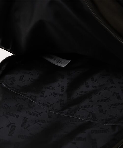 PUMA(プーマ)の「《PUMA》PUMA BUZZ バックパック(バックパック/リュック・メンズ・ネイビー/ブラック/ピンク系その他/ダークオリーブ/ピンク/ブラウン系その他・フリー)」の13枚目の写真