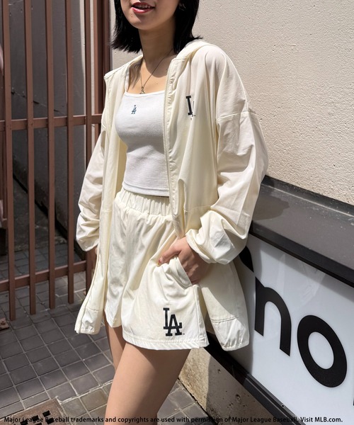 BACK TO THE FIELD（バック トゥー ザ フィールド）の「【MLB】ワンポイントロゴラッシュガードセットアップ（ワンピース・レディース・オフホワイト/ブラック・FREE）」の13枚目の写真