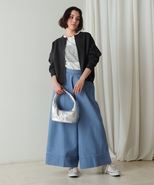 Bou Jeloud(ブージュルード)の「ライトデニムフレアパンツ(デニムパンツ・レディース・ブルー/インディゴブルー・MEDIUM)」の21枚目の写真