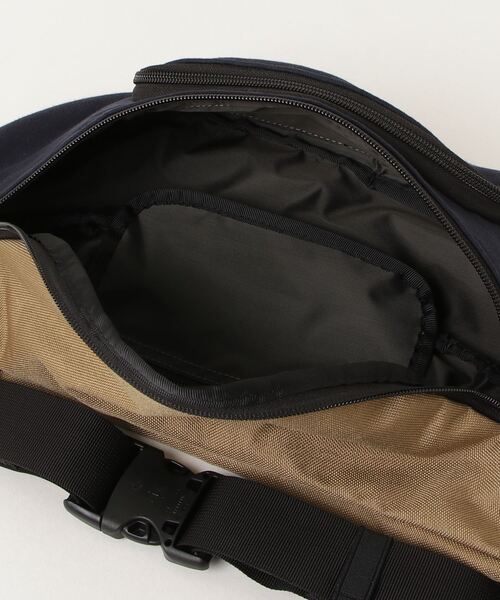 CHUMS（チャムス）の「チャムス CHUMS Fanny Pack Sweat Nylon（ボディバッグ/ウエストポーチ・メンズ・その他・ONE SIZE）」の4枚目の写真