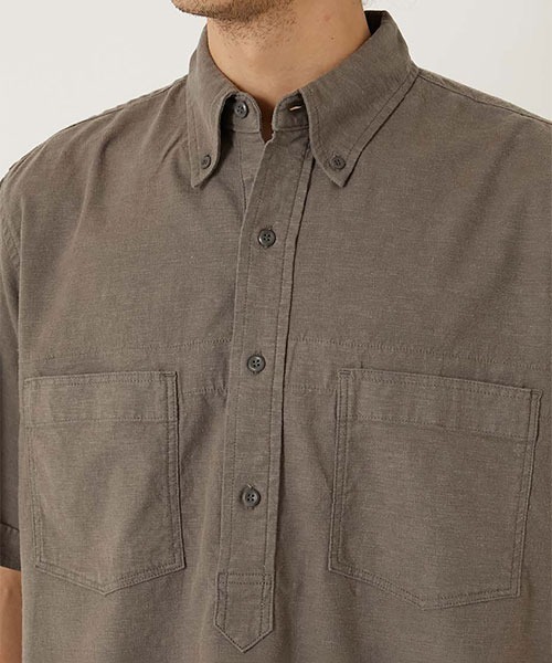 BLUE BLUE（ブルーブルー）の「リネンレーヨン ストレッチプルオーバー ショートスリーブシャツ（シャツ/ブラウス・メンズ・ナチュラル/ネイビー/ブルー/グレー・X-LARGE/LARGE/MEDIUM/SMALL）」の8枚目の写真