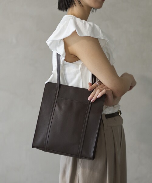 Firsthand（ファーストハンド）の「Firsthand/ファーストハンド レザースクエアトートバッグ / 牛革 / 撥水レザー（トートバッグ・レディース・ブラウン/ブラック・ONE SIZE）」の13枚目の写真