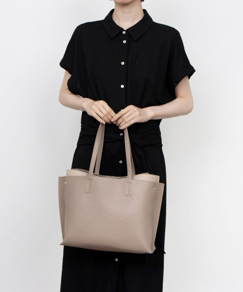 cache cache（カシュ カシュ）の「カシュカシュ cachecache / A4セパレートパーテーショントート（トートバッグ・レディース・ブラック/ベージュ系その他2/シルバー・FREE）」の14枚目の写真