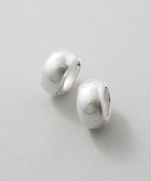 GOLDY(ゴールディ)の「チャビー フープ ワンタッチ イヤリング(イヤリング・レディース・シルバー/ゴールド系その他/シルバー系その他/ゴールド・FREE)」の7枚目の写真