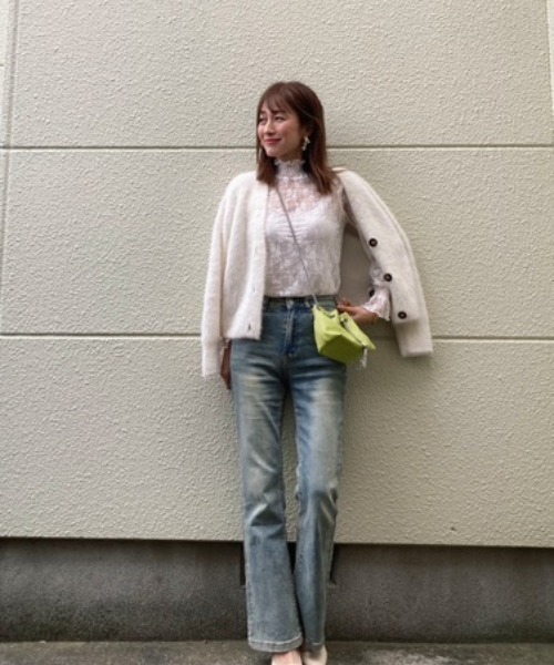 Belle Cie(ベルシー)の「シアートップス|レースで仕込む大人のときめき レーストップス 長袖 透け感 ブラウス(Tシャツ/カットソー・レディース・アイボリー/ブラック/ホワイト・L/XL/M)」の8枚目の写真