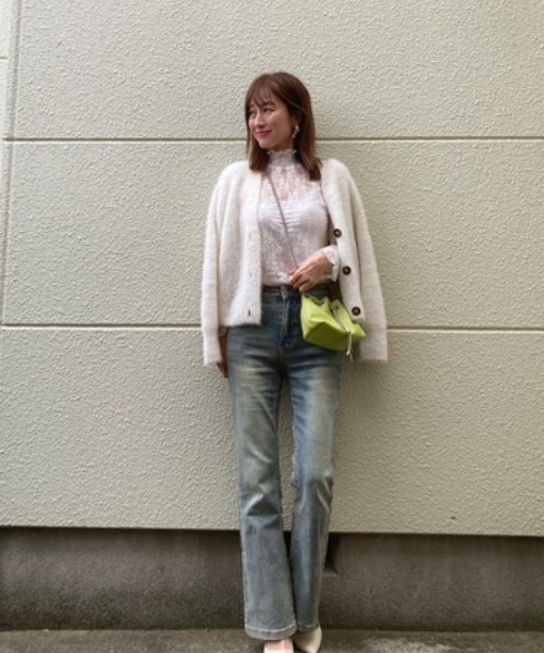 Belle Cie(ベルシー)の「シアートップス|レースで仕込む大人のときめき レーストップス 長袖 透け感 ブラウス(Tシャツ/カットソー・レディース・アイボリー/ブラック/ホワイト・L/XL/M)」の10枚目の写真