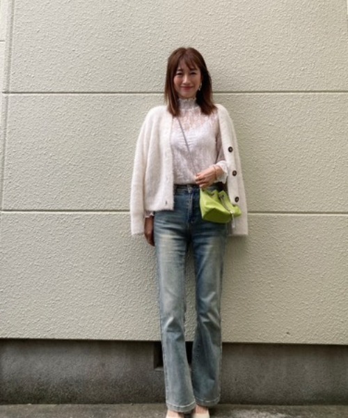 Belle Cie(ベルシー)の「シアートップス|レースで仕込む大人のときめき レーストップス 長袖 透け感 ブラウス(Tシャツ/カットソー・レディース・アイボリー/ブラック/ホワイト・L/XL/M)」の11枚目の写真