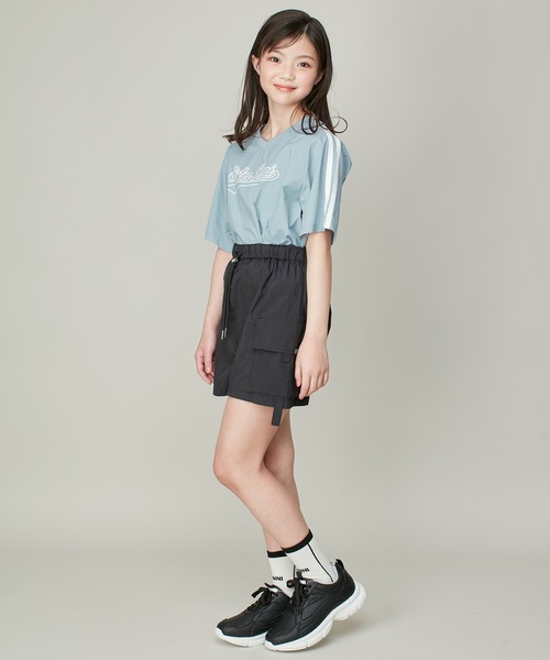 SISTER JENNI(SISTER JENNI)の「【シャカシャカ素材】Vネックタフタユニフォーム風ビッグT(Tシャツ/カットソー・キッズ・サックスブルー/オフホワイト/ネイビー・130cm/140cm/150cm/160cm)」の16枚目の写真
