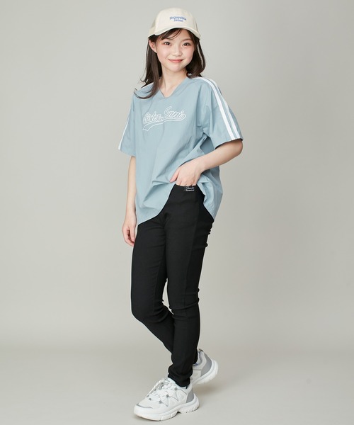 SISTER JENNI(SISTER JENNI)の「【シャカシャカ素材】Vネックタフタユニフォーム風ビッグT(Tシャツ/カットソー・キッズ・サックスブルー/オフホワイト/ネイビー・130cm/140cm/150cm/160cm)」の14枚目の写真