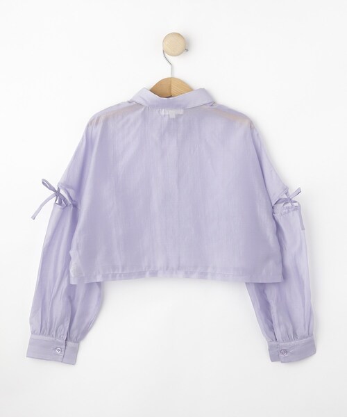 SHOO・LA・RUE（シューラルー）の「【130-150cm】程よい肌見せが叶う クロップドシアーシャツ（シャツ/ブラウス・キッズ・サックスブルー/パープル・13/14/15 ）」の4枚目の写真
