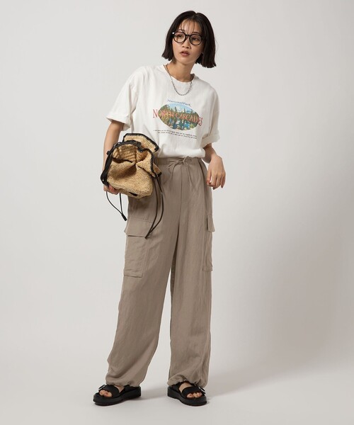 green label relaxing(グリーンレーベルリラクシング)の「BREEZE LINEN ブリーズリネン カーゴ パンツ(カーゴパンツ・レディース・ブラック/モカ・36/38)」の20枚目の写真