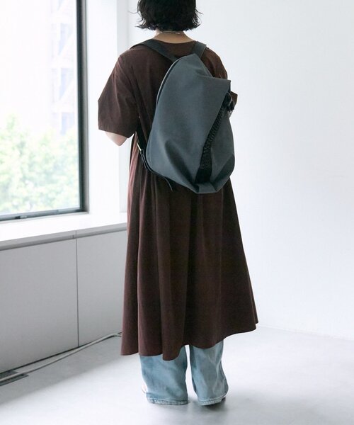 美品☆PAPILLONNER パピヨネ リュック カーキ 樹脂 マグネット A4