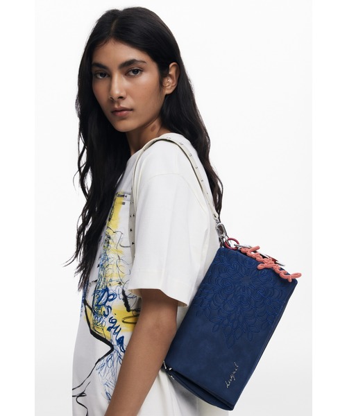 Desigual（デシグアル）の「マンダラエンボスクロス　ショルダーミニバッグ（ボディバッグ/ウエストポーチ・レディース・ブルー・FREE）」の5枚目の写真