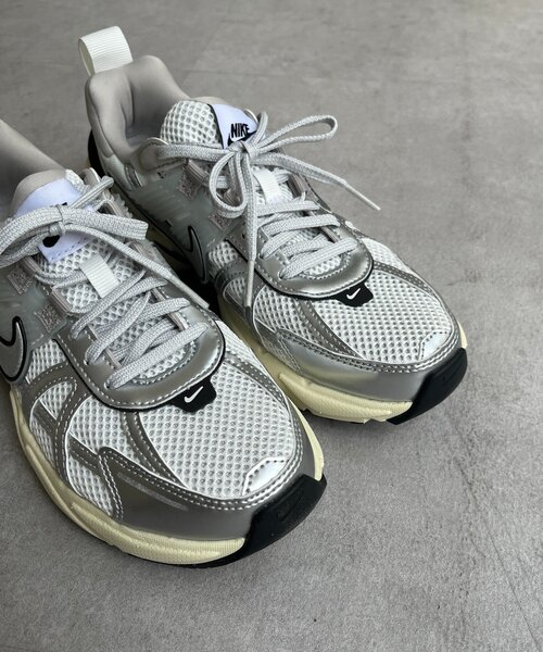 NIKE/ナイキ】 ウィメンズ V2K ラン（スニーカー）｜NIKE（ナイキ）の