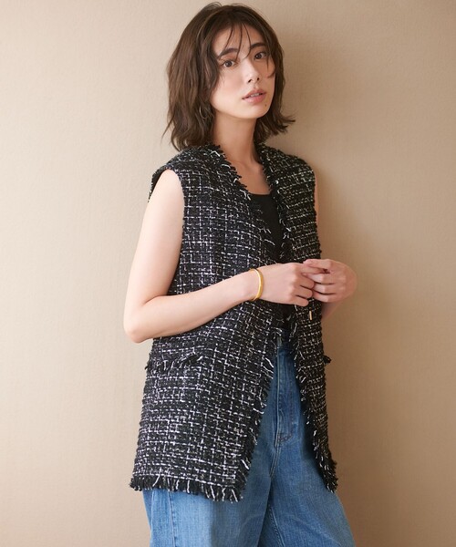 23区(ニジュウサンク)の「【GLOW10月号掲載】GIOLICA オータム ツイード ジレ(その他アウター・レディース・アイボリー系3/ブラック系3・38)」の2枚目の写真