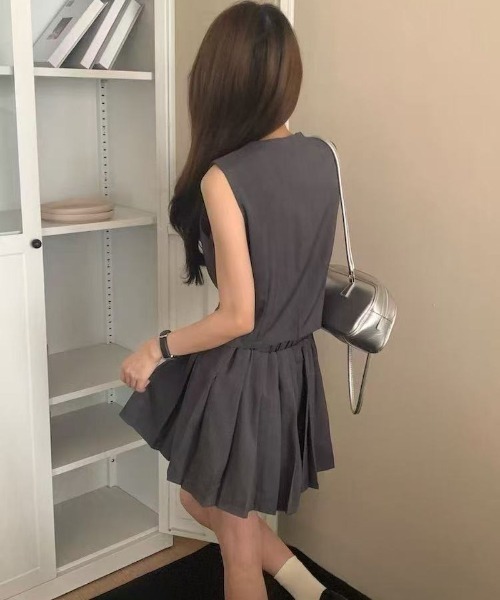 ページ限定特価1セットのみ♡新品☆半袖トップスとショートパンツのセット♡送料込 セール】ピスネーム付き無地半袖Tシャツ & ショートパンツ
