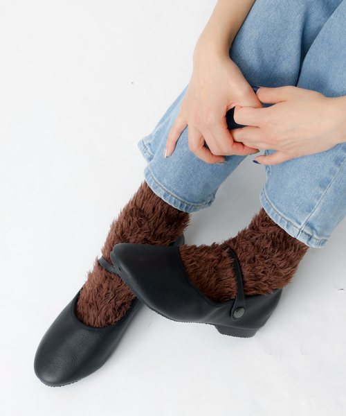 YUQRI（ユクリ）の「【YUQRI/ユクリ】Faux fur/靴下/ファー/もこもこ/ギフト【WEB限定】（ソックス/靴下・レディース・ブラック/ブラウン/ホワイト・フリー）」の2枚目の写真
