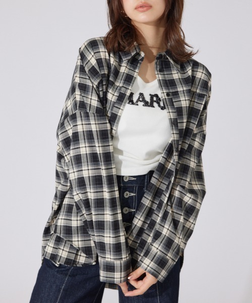 rienda(リエンダ)の「【AKB48 千葉恵里さん着用】オーバールーズシャツトップス 秋服(シャツ/ブラウス・レディース・ピンク/ブラック/ライトブルー・FREE)」の2枚目の写真