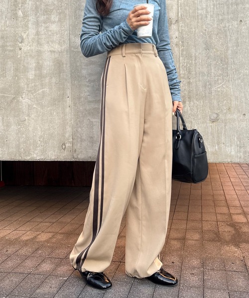 ISOOK（アイスー）の「【ISOOK / アイスー】サイドラインワイドスラックス / ラインパンツ ワイドパンツ ハイウエスト ドローコード ドロスト 黒 グレー ベージュ ZOZOTOWN限定（スラックス・レディース・ブラック/グレー/ベージュ・FREE）」の3枚目の写真