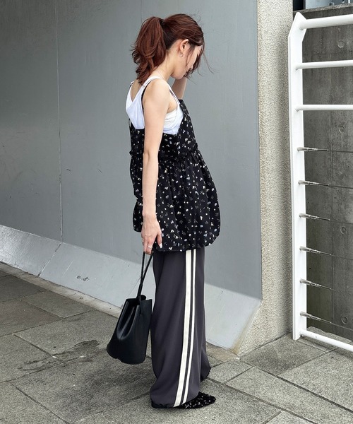 ISOOK（アイスー）の「【ISOOK / アイスー】サイドラインワイドスラックス / ラインパンツ ワイドパンツ ハイウエスト ドローコード ドロスト 黒 グレー ベージュ ZOZOTOWN限定（スラックス・レディース・ブラック/グレー/ベージュ・FREE）」の16枚目の写真