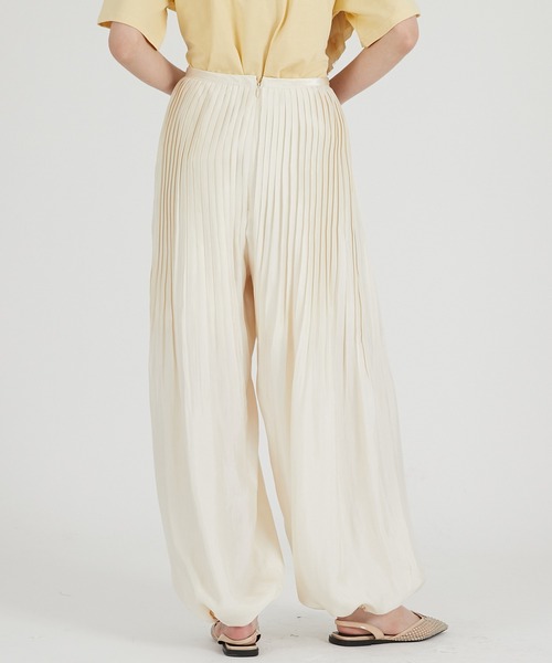 PRANK PROJECT(プランクプロジェクト)の「プリテッドバルーンパンツ / Pleated Balloon Pants(その他パンツ・レディース・ブラック/ホワイト/イエロー・38/36)」の12枚目の写真
