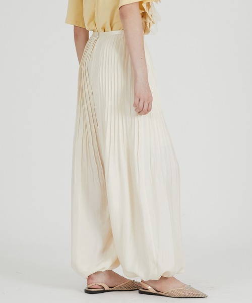 PRANK PROJECT(プランクプロジェクト)の「プリテッドバルーンパンツ / Pleated Balloon Pants(その他パンツ・レディース・ブラック/ホワイト/イエロー・38/36)」の13枚目の写真