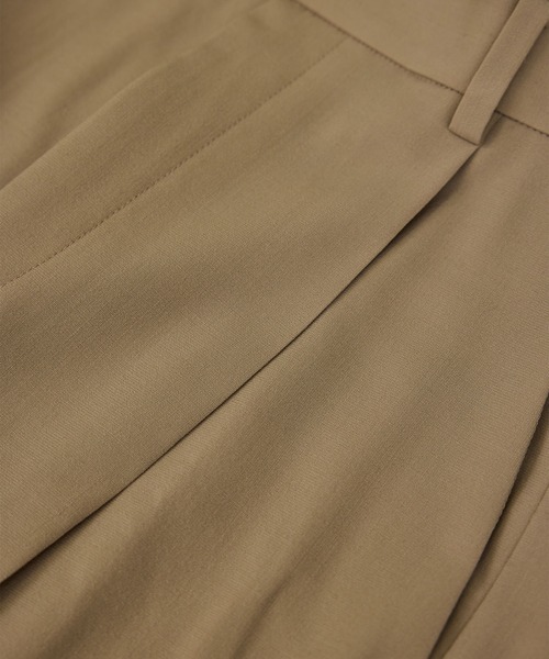 ROPE'（ロペ）の「ワンタックストレートワイドパンツ【REGGIANI（レッジアーニ）】（その他パンツ・レディース・ベージュ/ブラック・36/38/40）」の8枚目の写真
