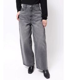 カーヴィシルエットパンツ