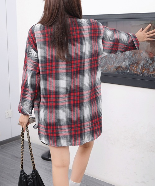 2ly2（トゥーリートゥー）の「ゆったりシルエットチェック柄シャツ（シャツ/ブラウス・レディース・ブルー/カーキ/ボルドー・FREE）」の16枚目の写真