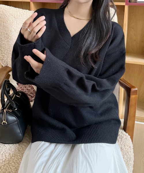 Ada.(エイダ)の「オーバーサイズ Vネック ロゴニット(ニット/セーター・レディース・グレー/オフホワイト/ブラック/レッド・FREE)」の12枚目の写真