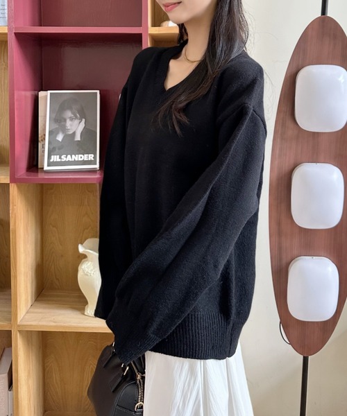 Ada.(エイダ)の「オーバーサイズ Vネック ロゴニット(ニット/セーター・レディース・グレー/オフホワイト/ブラック/レッド・FREE)」の10枚目の写真