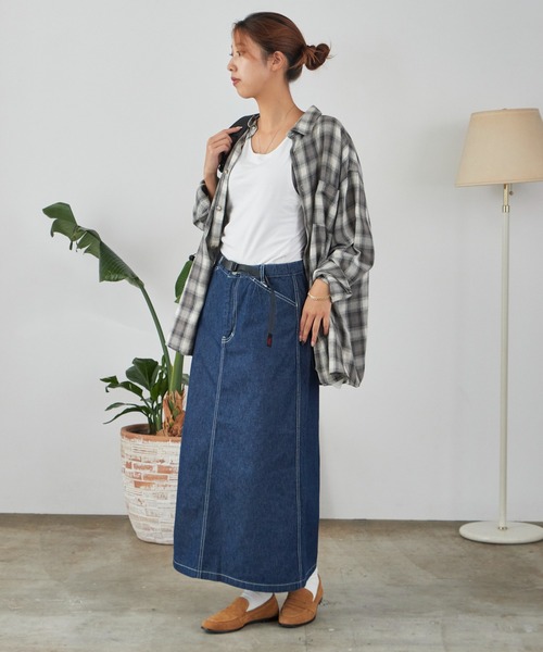 Gramicci（グラミチ）の「Gramicci/グラミチ SUTTER DENIM SKIRT デニムスカート スリット（デニムスカート・レディース・インディゴブルー/ブルー・M/L/S）」の4枚目の写真
