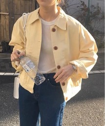 フロントボタン襟付きジャケット