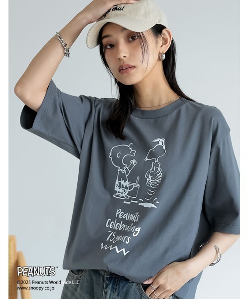 PEANUTS（ピーナッツ）の「[PEANUTS][別注][ユニセックス]オーバーサイズTシャツ（Tシャツ/カットソー・レディース・ベージュ/ホワイト/チャコールグレー/グレー・MEDIUM/LARGE）」の2枚目の写真