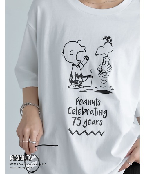 PEANUTS（ピーナッツ）の「[PEANUTS][別注][ユニセックス]オーバーサイズTシャツ（Tシャツ/カットソー・レディース・ベージュ/ホワイト/チャコールグレー/グレー・MEDIUM/LARGE）」の14枚目の写真