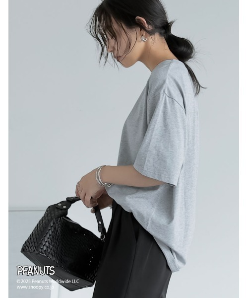 PEANUTS（ピーナッツ）の「[PEANUTS][別注][ユニセックス]オーバーサイズTシャツ（Tシャツ/カットソー・レディース・ベージュ/ホワイト/チャコールグレー/グレー・MEDIUM/LARGE）」の18枚目の写真